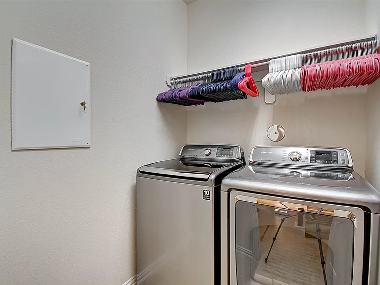 8219 Peppervine Ct — Photo 22