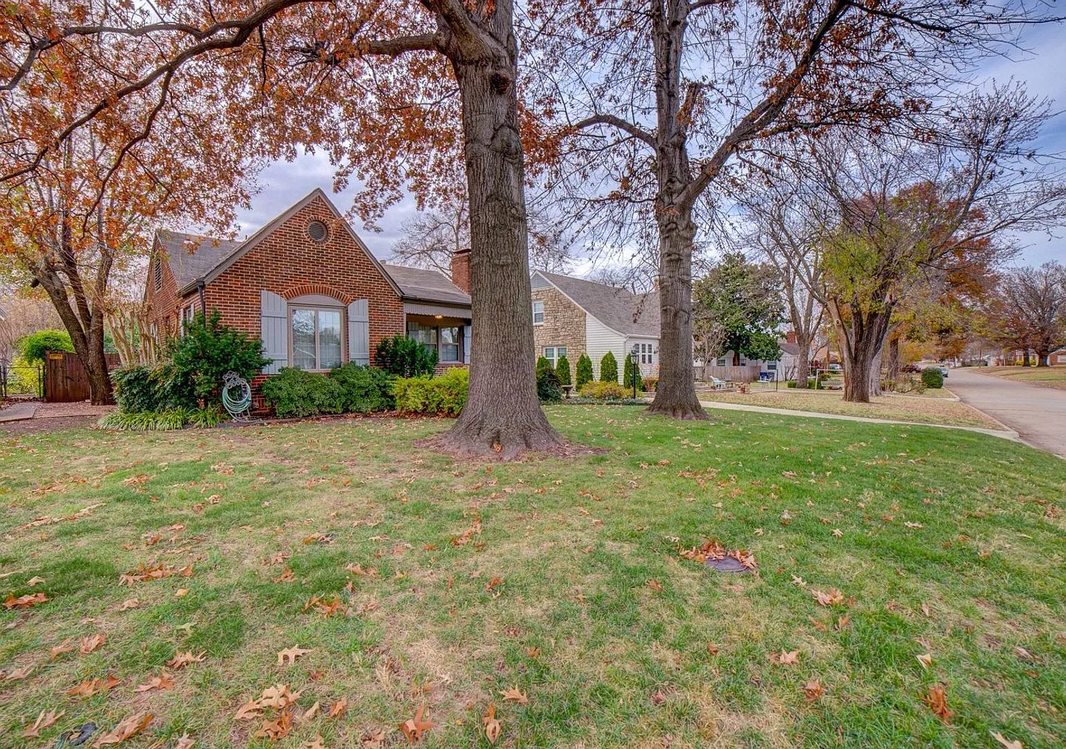3 Bed | 1 Bath in Midtown! — Photo 1