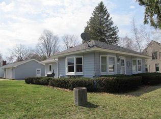 288 E Lake St, Harbor Springs, MI 49740