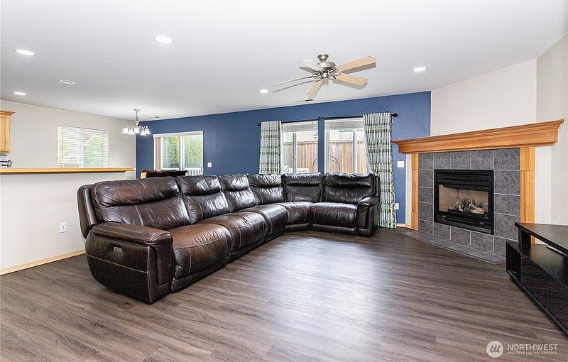 4th image of 324 Kirkland Place SE