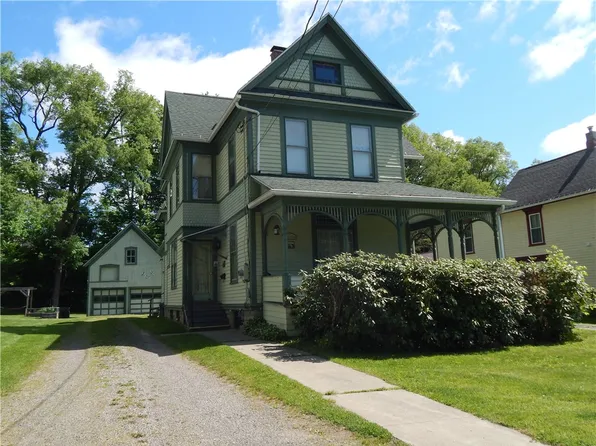 13 Bixby St, Bainbridge, NY 13733