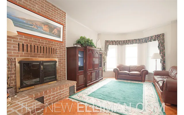 Sold by Douglas Elliman | media 21
