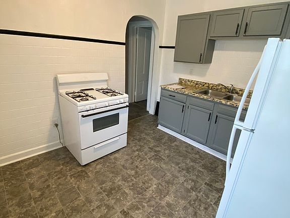5th image of 822 5th Ave #1