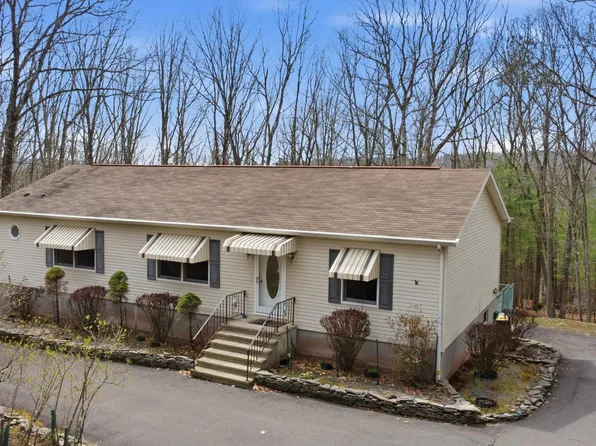 103 Westwood Ln, Hawley, PA 18428