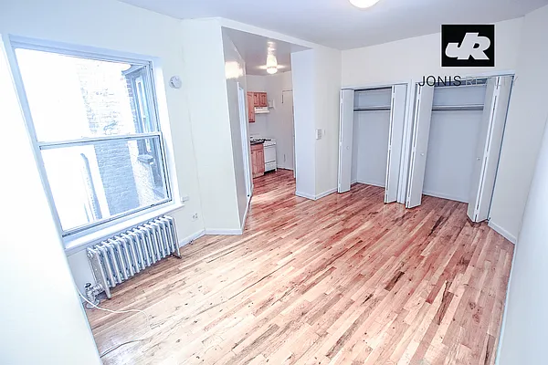 Rented by Jonis Realty | media 6