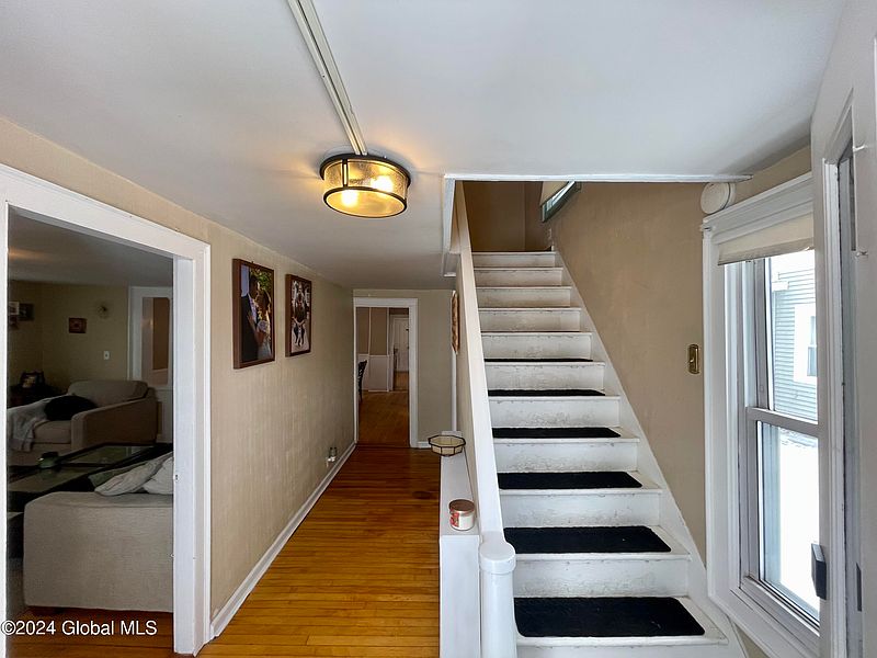 3rd image of 10 Flandreaux Avenue