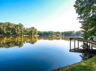 538 Lakeshore Dr, Stockbridge, GA