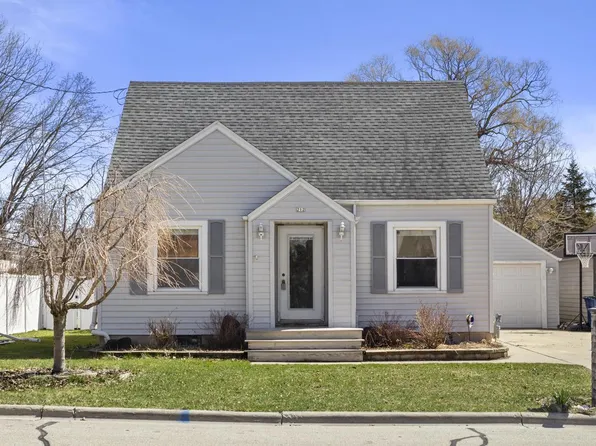 212 North Milwaukee STREET, Fredonia, WI 53021