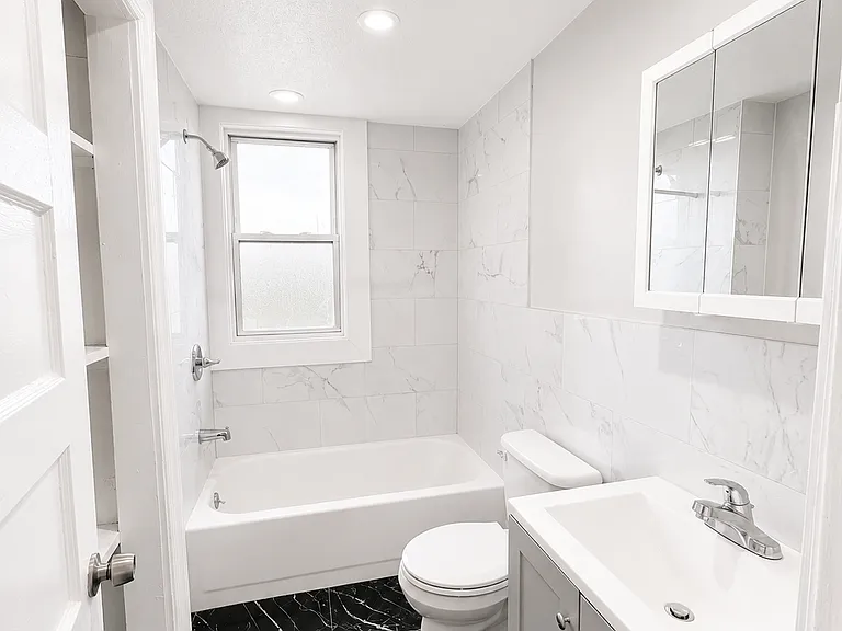 535 21st St #3 — Photo 14