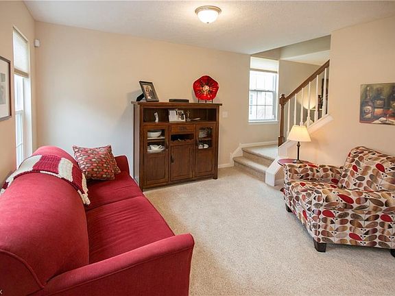 4th image of 33245 Canterbury Rd