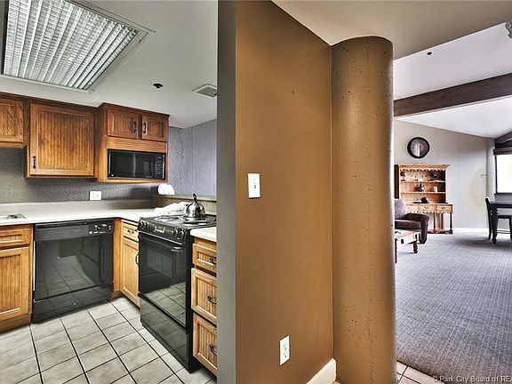 5th image of 1485 Empire Ave #418