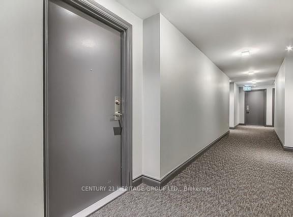4th image of 11611 Yonge St Unit 211