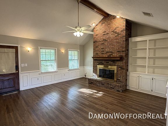 3rd image of 308 Longmeadow Ct N