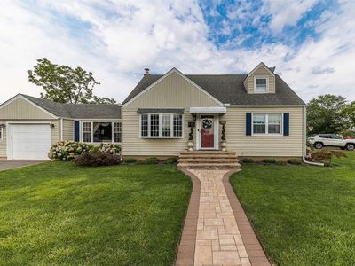 780 Adele St, Franklin Square, NY, 11010