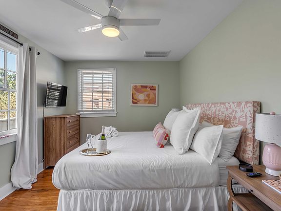 4th image of 140 Spring St #Abc