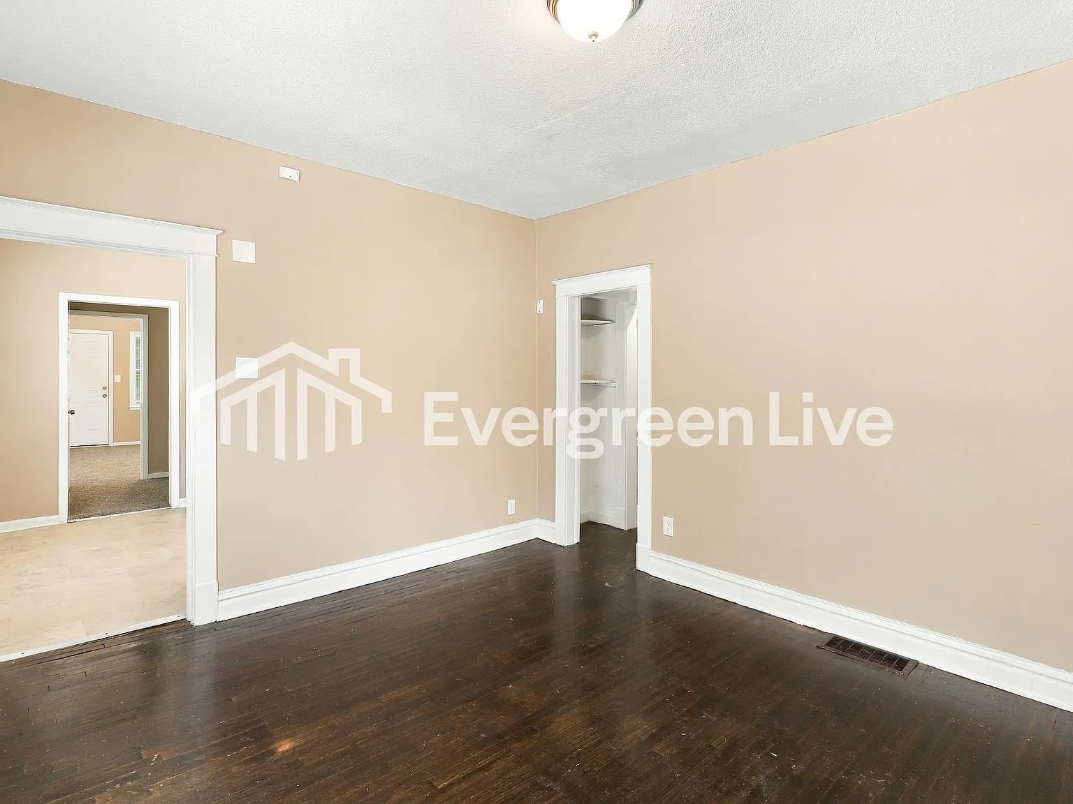 3 bed, 1.0 bath, 1485 sqft, $1,395 — Photo 3