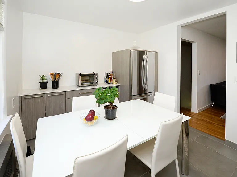 16 Plaza Rd #B — Photo 3