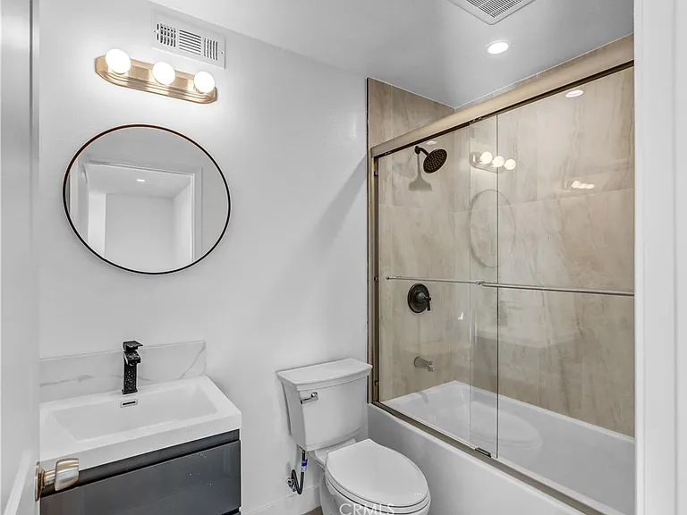 1231 1/2 S Rowan Ave #1/2 — Photo 11