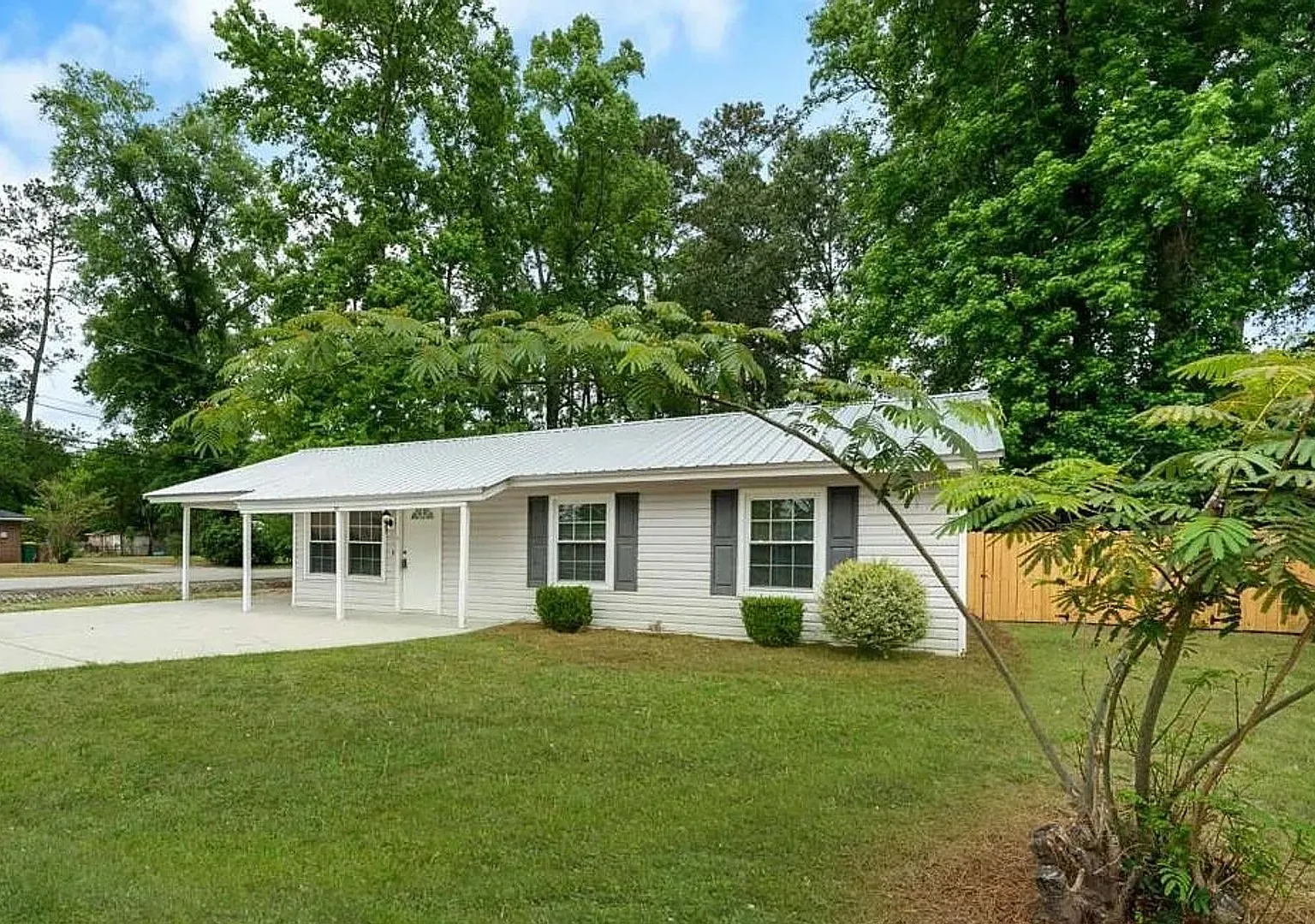 3 Bedroom / 2 Bathroom Home for Rent in Old Pooler — Photo 1