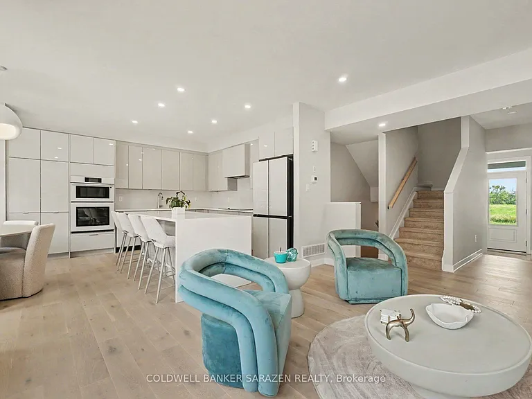 396 Peninsula Rd — Photo 2