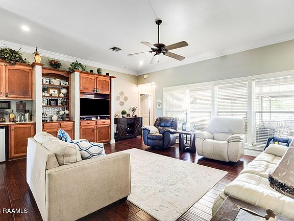 4th image of 105 Fenway Dr