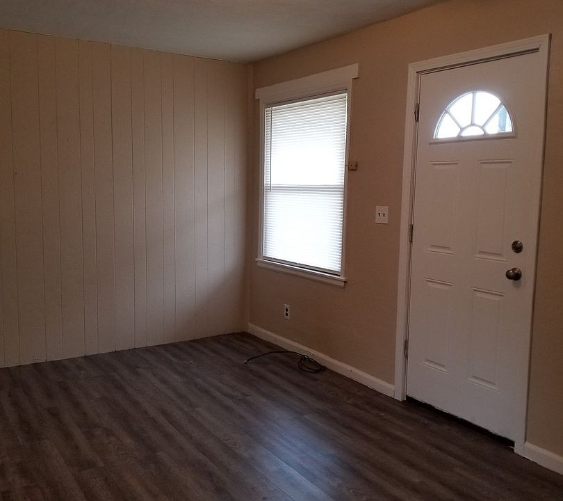 1st image of 2044-2050 S Broadway St #18