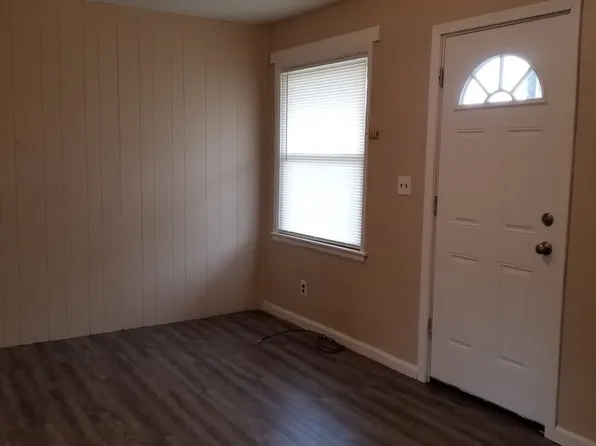 Astro Apartments 2044-2050-2056 S Broadway