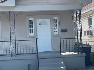 8931 Apple St, New Orleans, LA 70118