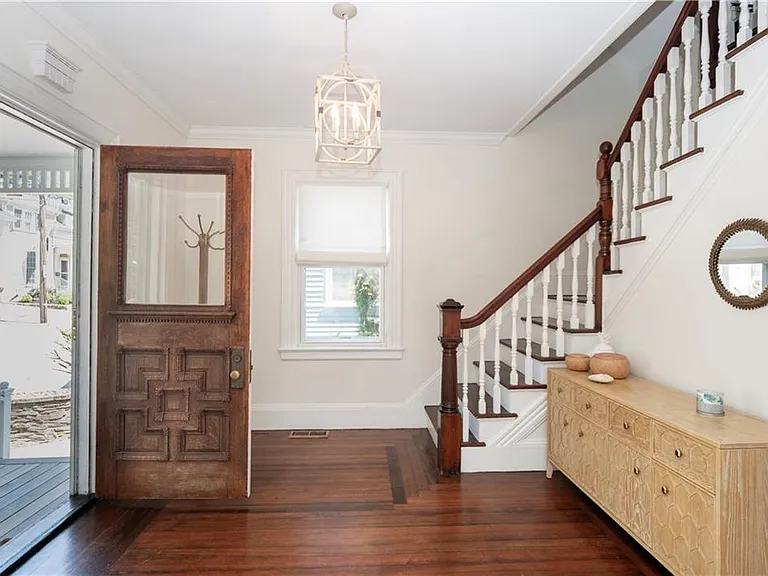 27 Mann Ave — Photo 4