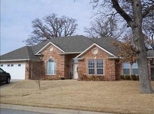 1304 Hidden Oaks Ln, Decatur, TX 76234