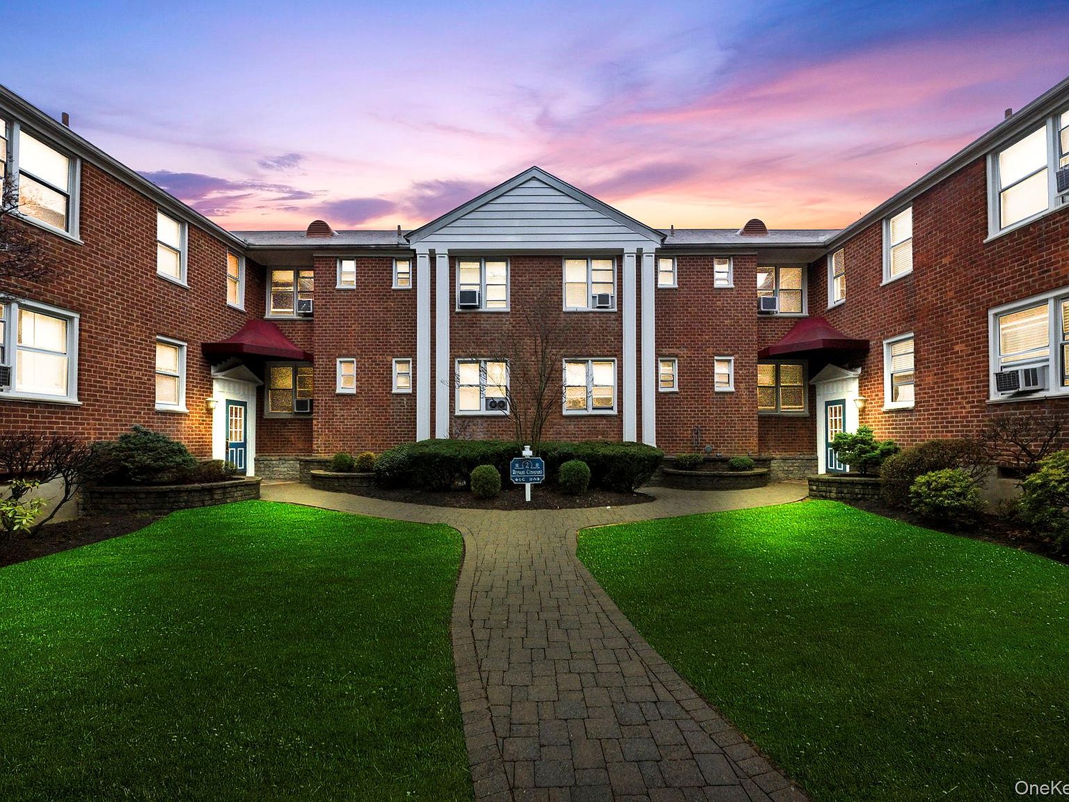 2 Bryant Crescent #1N