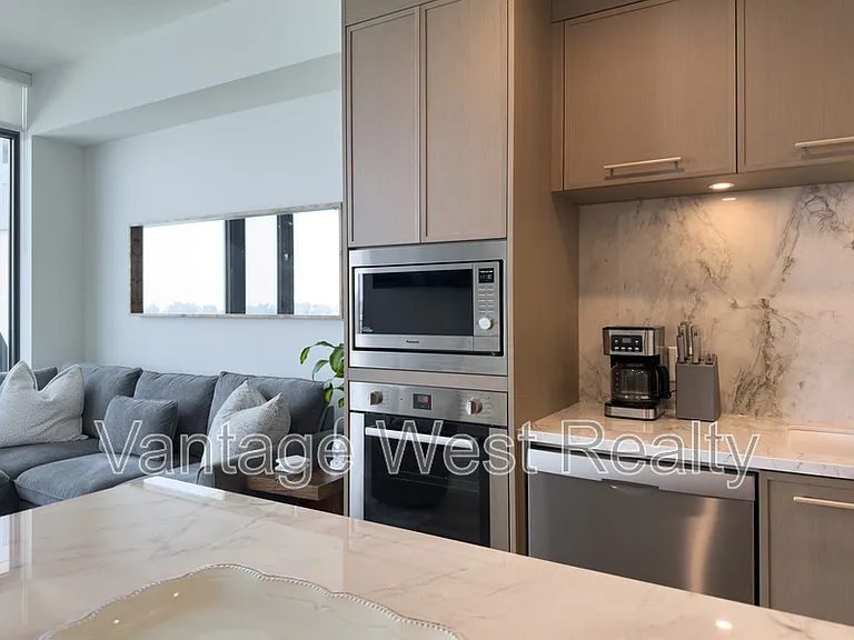 3800 Capozzi Rd #807 — Photo 6