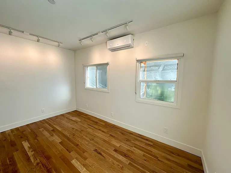 2809 1/4 N Griffin Ave #2809-1/4 — Photo 5