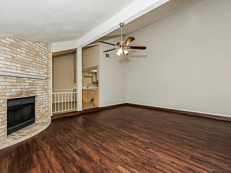 910 Blue Jay Dr — Photo 5