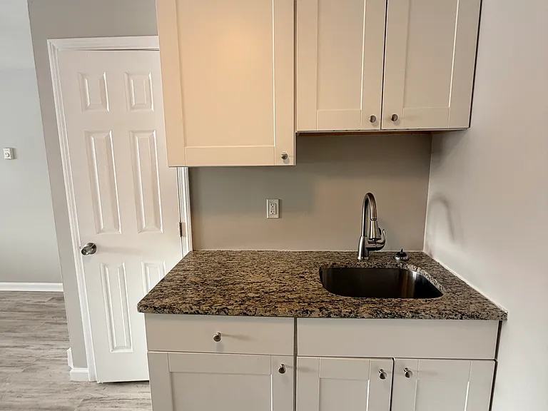 127 Cosey Beach Ave #B1 — Photo 5
