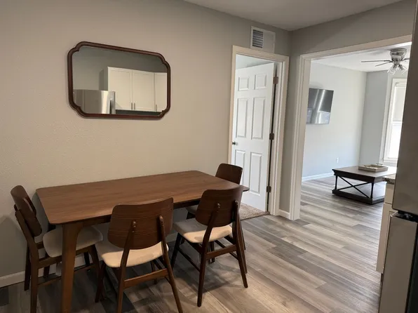 19 1/2 S Jefferson Ave APT 2, Iola, KS 66749