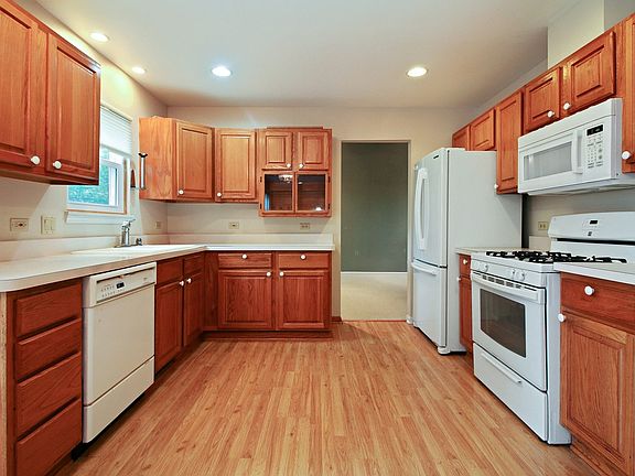 4th image of 1380 Wood Dr