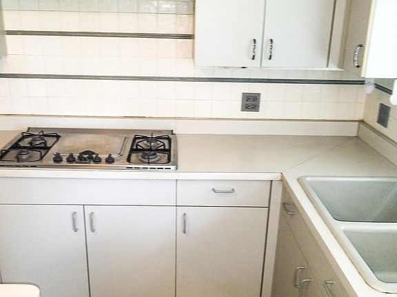 5th image of 1552 Acorn Ct