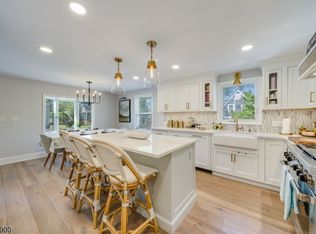 7 Meadow Rd, Chatham Boro, NJ 07928