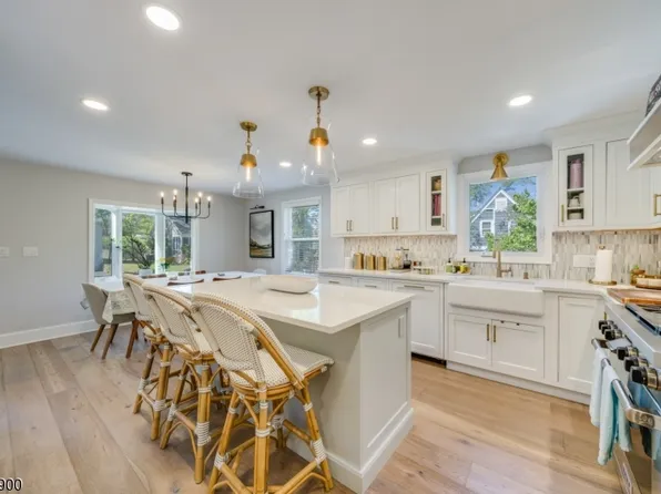 7 Meadow Rd, Chatham Boro, NJ 07928