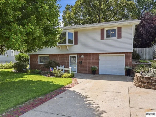 12129 N St, Omaha, NE 68137
