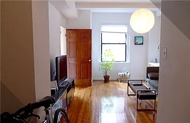 Rented by R New York