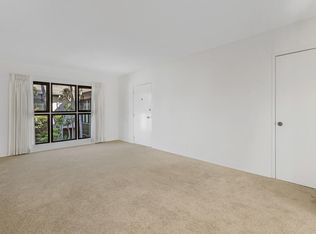 416 San Vicente Blvd #207, Santa Monica, CA 90402