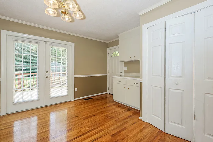 24 Prestbury Dr — Photo 3