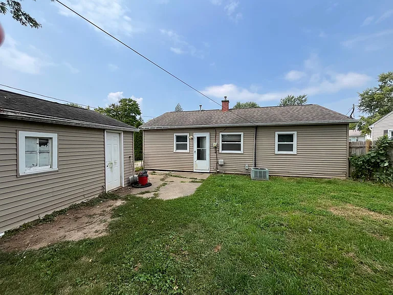 1620 Melrose Dr — Photo 15