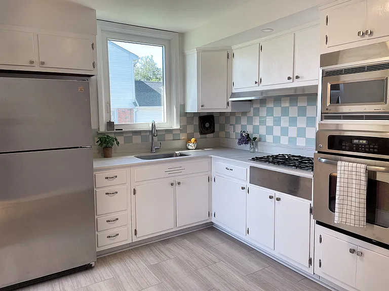 1401 E Mermaid Ln — Photo 5