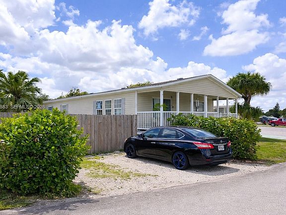 2nd image of 11846 Watergate Cir