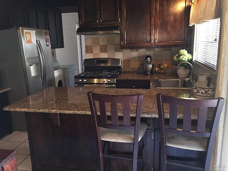 2nd image of 1540 Behrens St