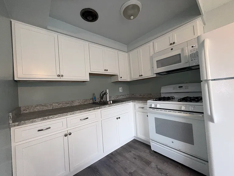 2141 Forrester Ave — Photo 9