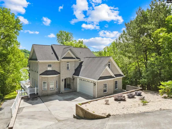 569 Living Waters Dr, Great Falls, SC 29055
